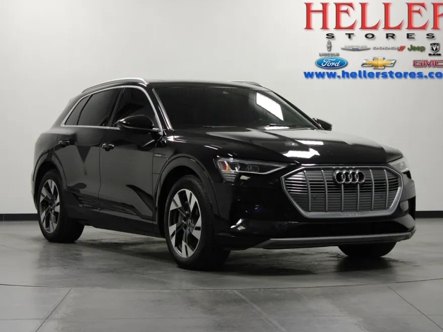 2021 Audi e-tron Premium photo 1