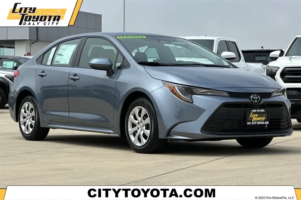2025 Toyota Corolla LE photo 1