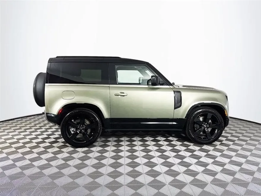 2025 Land Rover Defender 90 X-Dynamic SE photo 1