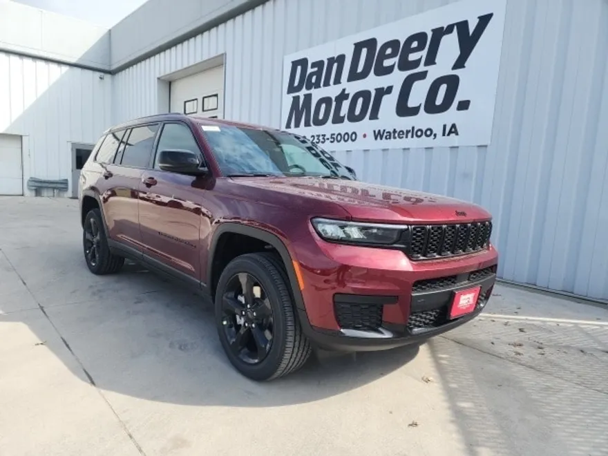 2025 Jeep Grand Cherokee Laredo photo 1