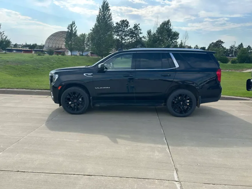 2023 Gmc Yukon SLE photo 1