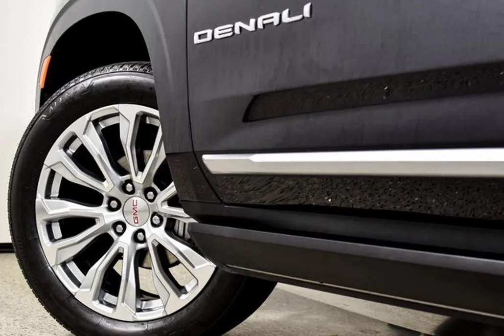 2024 Gmc Yukon Denali photo 1