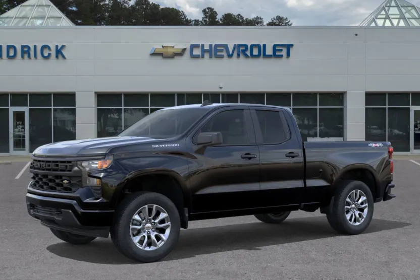 2025 Chevrolet Silverado 1500 Custom photo 1