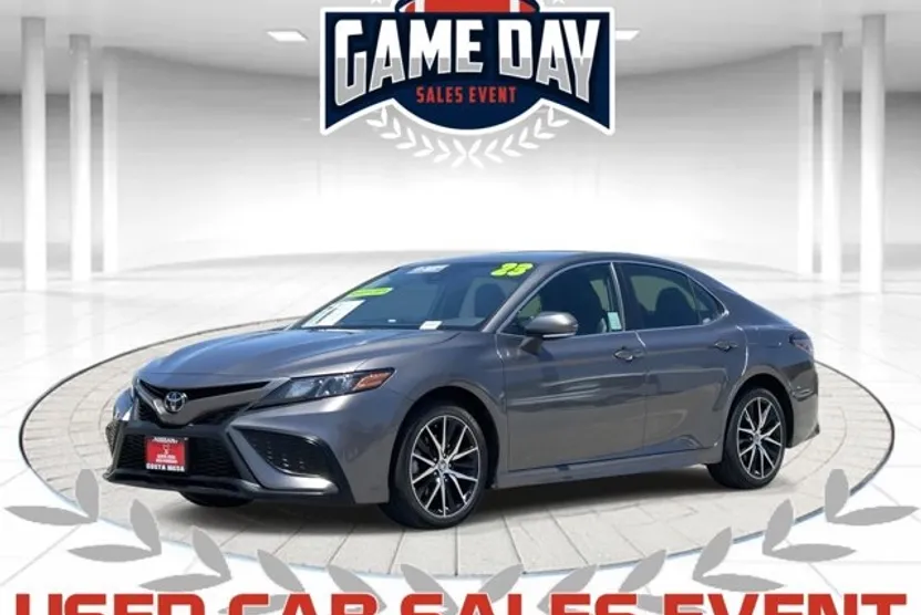 2023 Toyota Camry SE photo 1