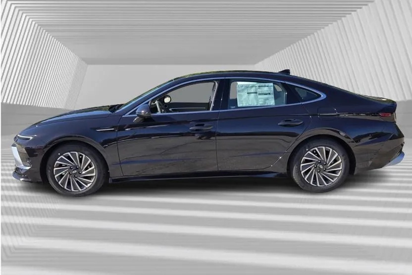 2025 Hyundai Sonata Hybrid SEL photo 1