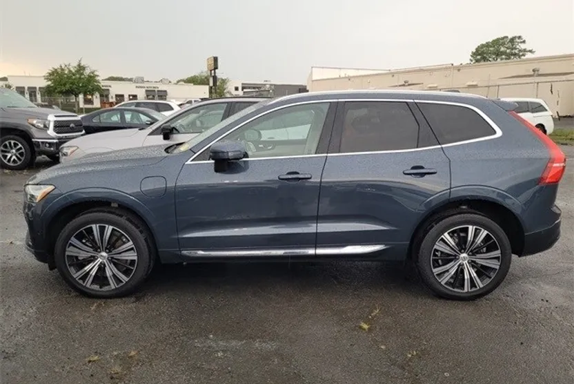 2022 Volvo XC60 Recharge Hybrid T8 Inscription photo 1