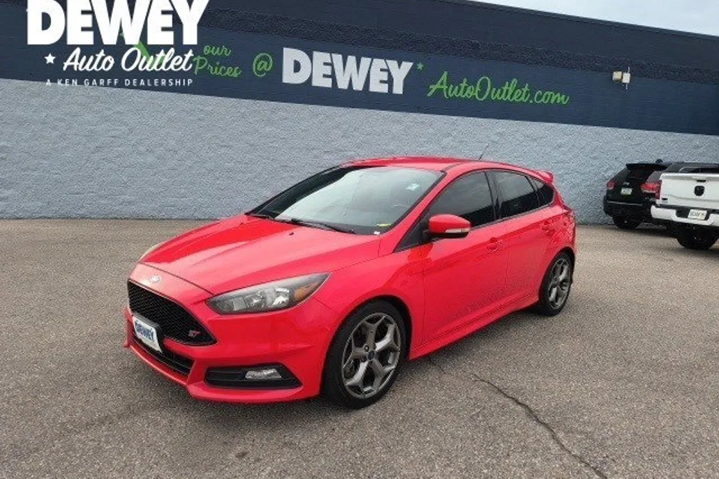 2017 Ford Focus ST photo 1