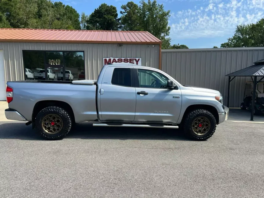 2020 Toyota Tundra Double Cab SR5 photo 1
