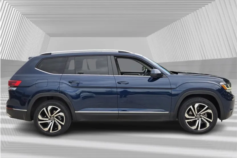 2023 Volkswagen Atlas SEL photo 1