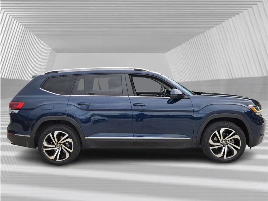 2023 Volkswagen Atlas SEL photo 1