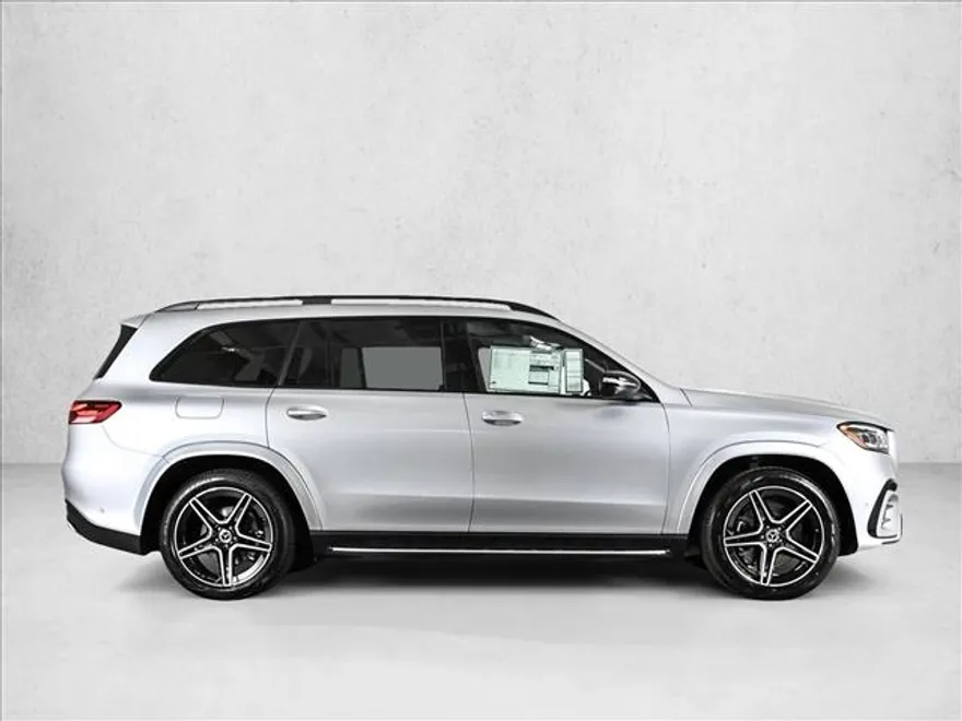 2026 Mercedes Benz GLS 450 4MATIC photo 1