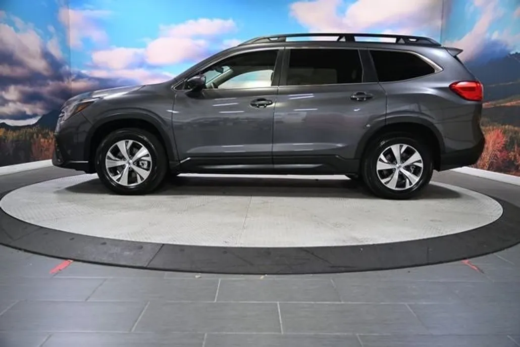2024 Subaru Ascent Premium photo 1