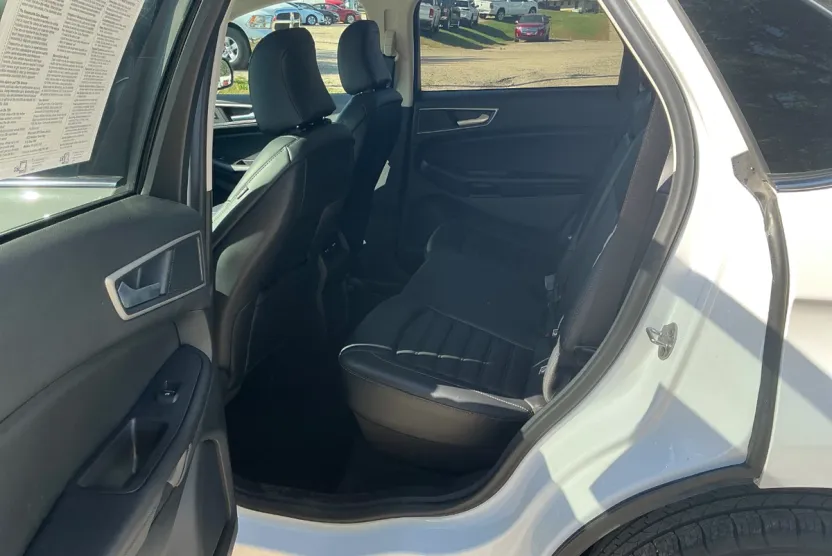 2024 Ford Edge SEL photo 1