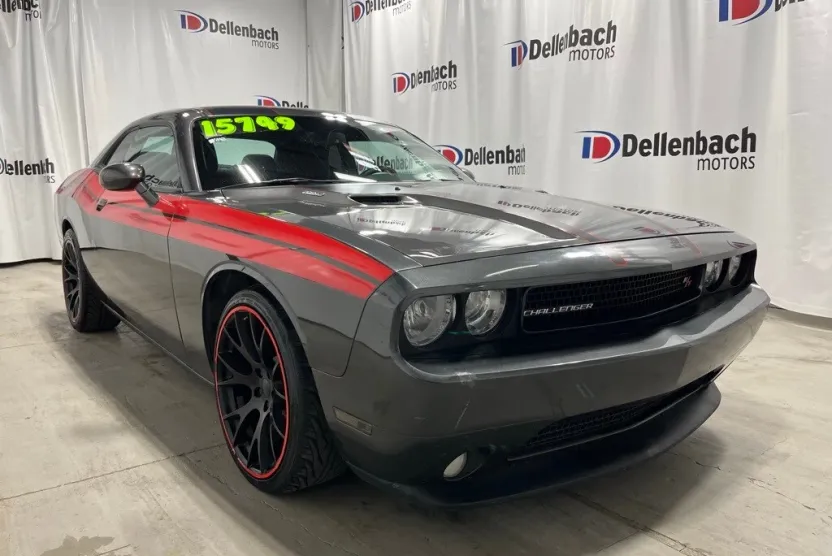 2014 Dodge Challenger R/T photo 1