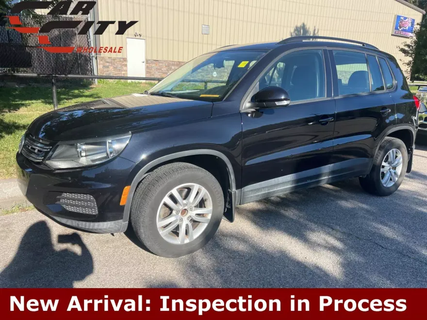 2016 Volkswagen Tiguan S photo 1