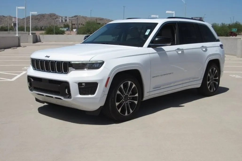 2022 Jeep Grand Cherokee Overland photo 1