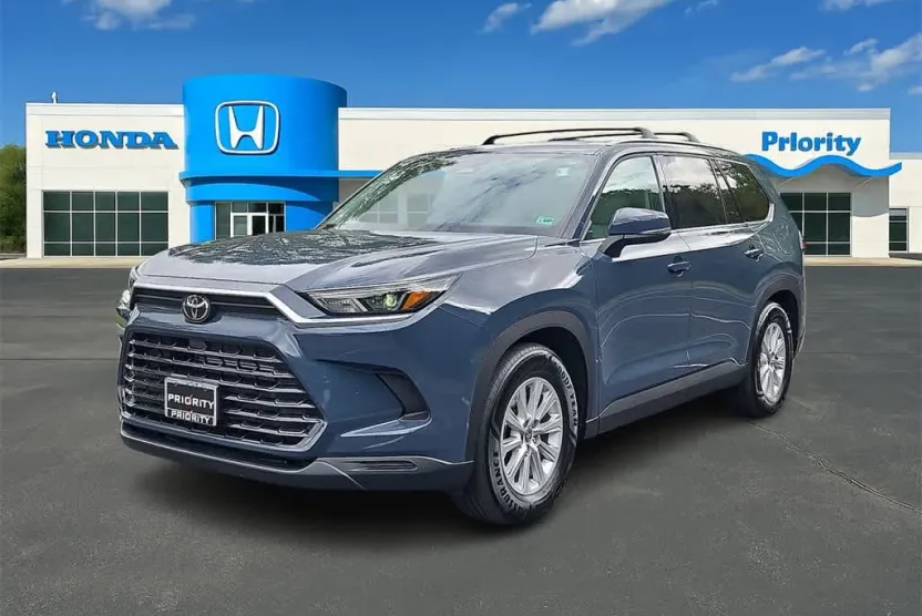 2024 Toyota Grand Highlander Hybrid XLE photo 1