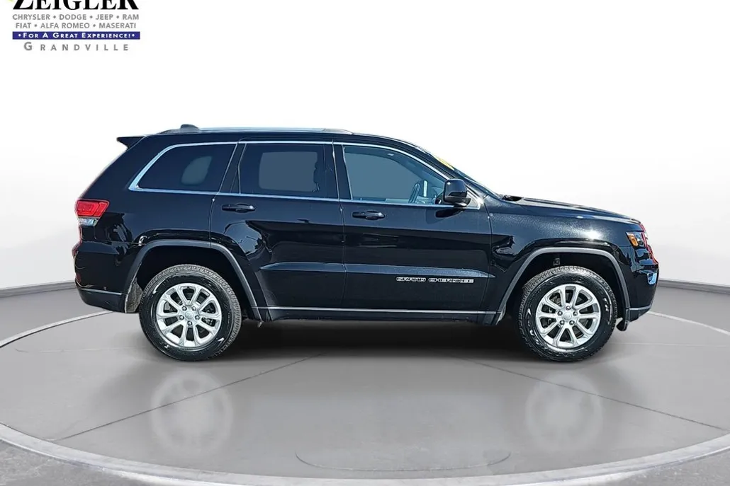 2021 Jeep Grand Cherokee Laredo E photo 1