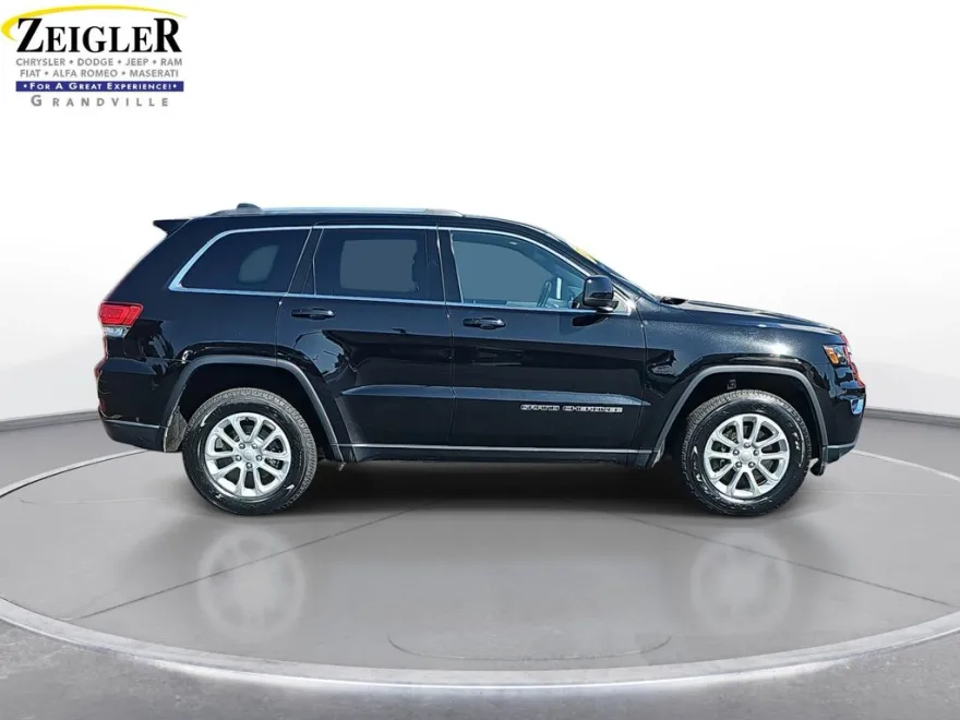 2021 Jeep Grand Cherokee Laredo E photo 1