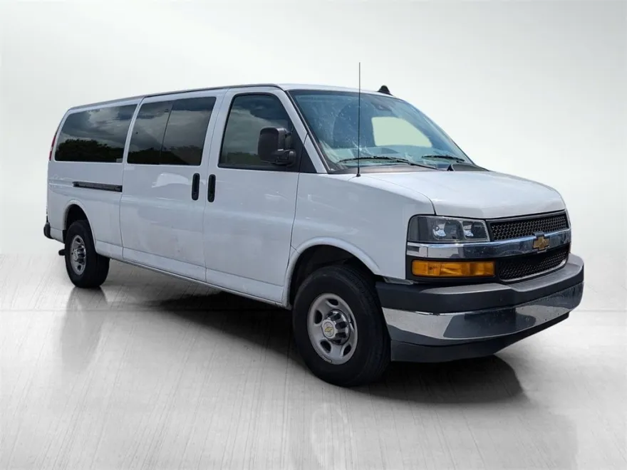 2024 Chevrolet Express 3500 LT Passenger photo 1
