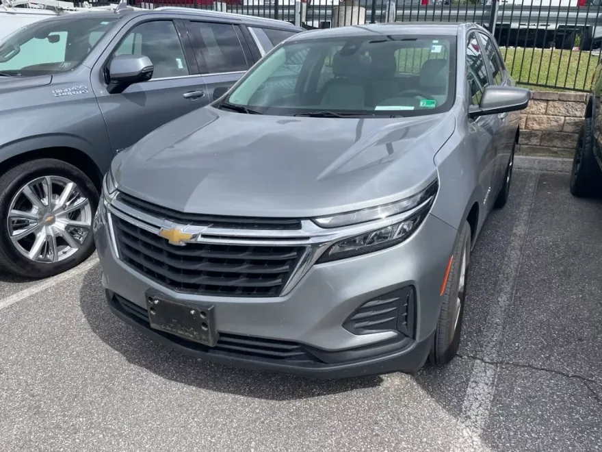 2024 Chevrolet Equinox LS photo 1
