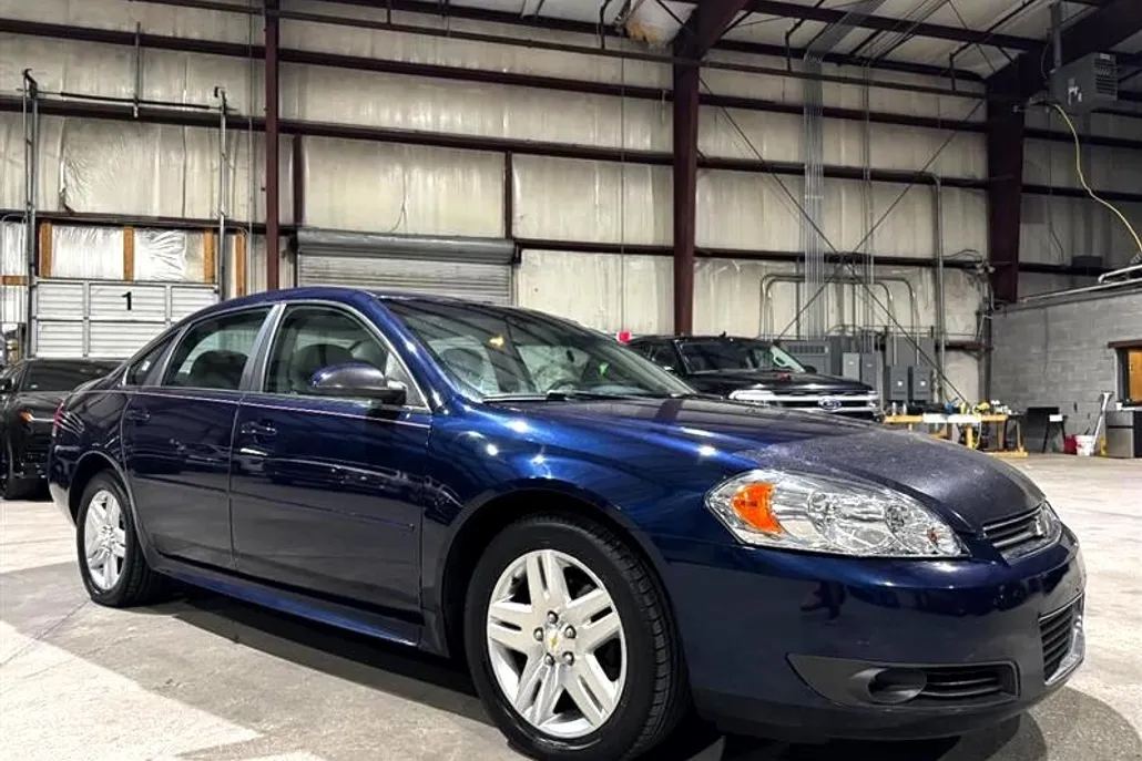2011 Chevrolet Impala 1LT photo 1