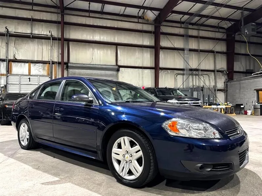 2011 Chevrolet Impala 1LT photo 1