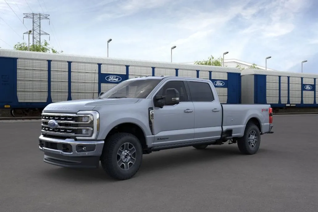 2025 Ford F-350 Lariat photo 1