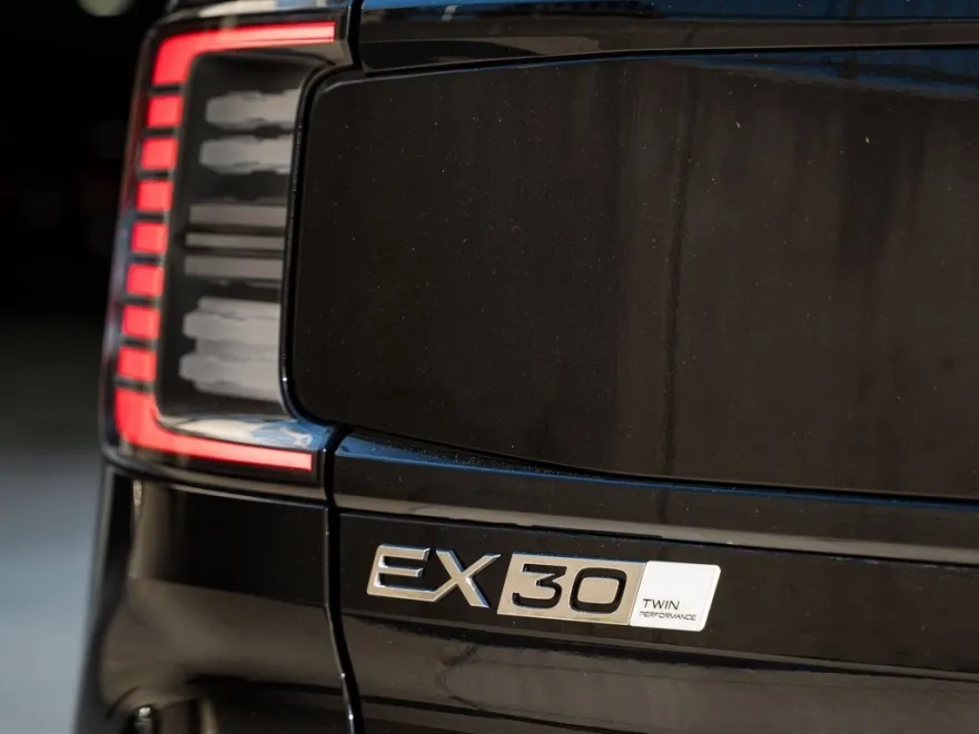 2025 Volvo EX30 Plus photo 1