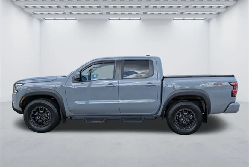2022 Nissan Frontier PRO-4X photo 1
