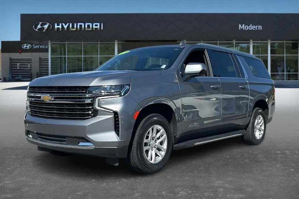 2021 Chevrolet Suburban LT photo 1