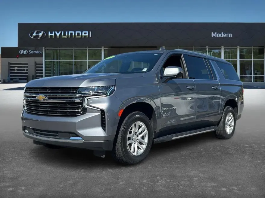 2021 Chevrolet Suburban LT photo 1