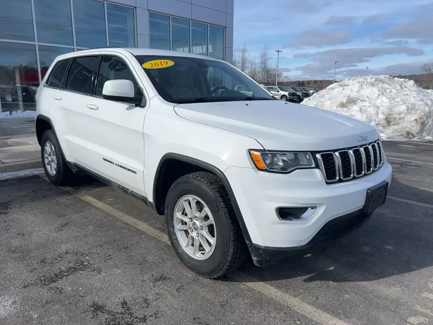 2019 Jeep Grand Cherokee Laredo photo 1