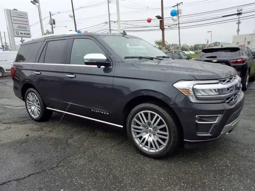 2023 Ford Expedition Platinum photo 1