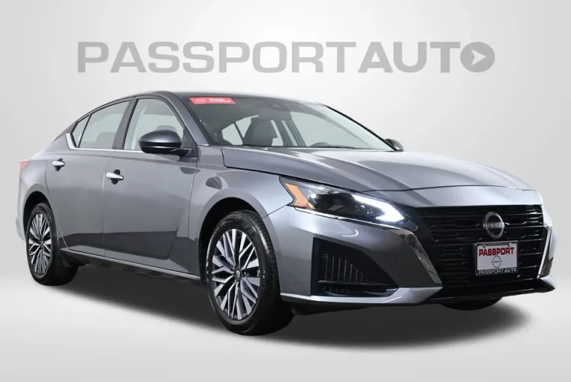 2025 Nissan Altima 2.5 SV photo 1