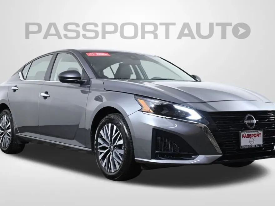 2025 Nissan Altima 2.5 SV photo 1