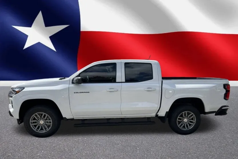 2026 Chevrolet Colorado LT photo 1