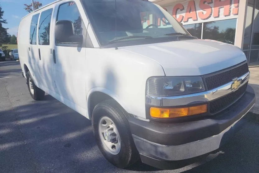 2023 Chevrolet Express Cargo 2500 photo 1