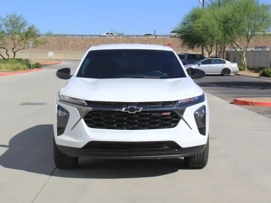 2024 Chevrolet Trax photo 1