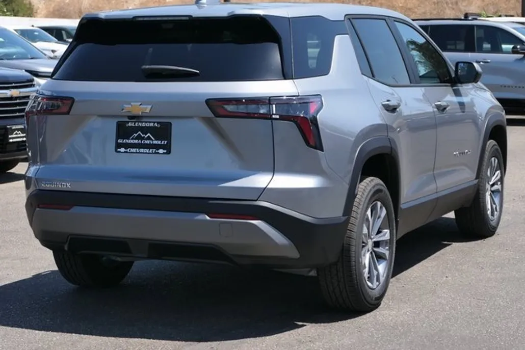 2026 Chevrolet Equinox LT photo 1