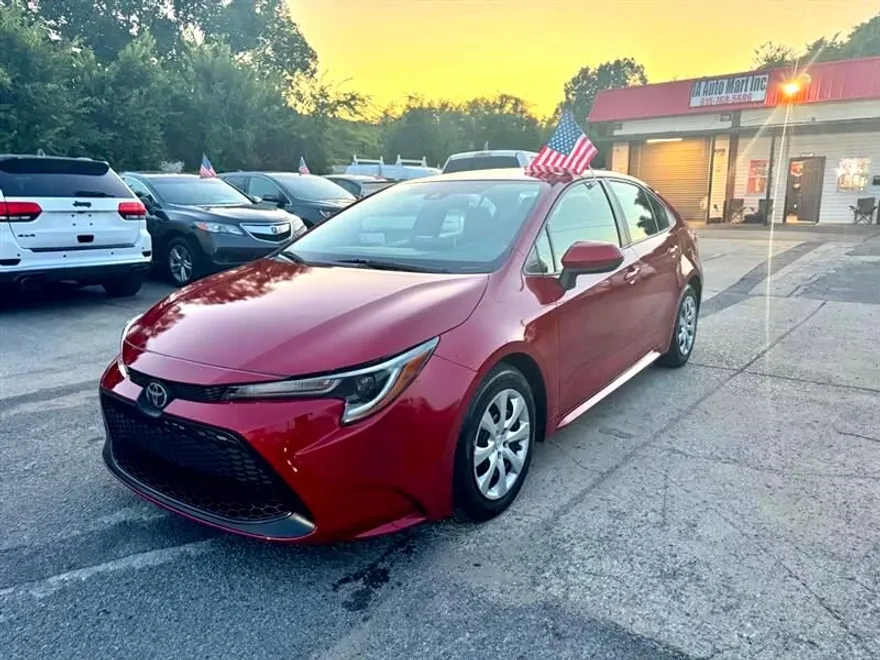 2021 Toyota Corolla LE photo 1