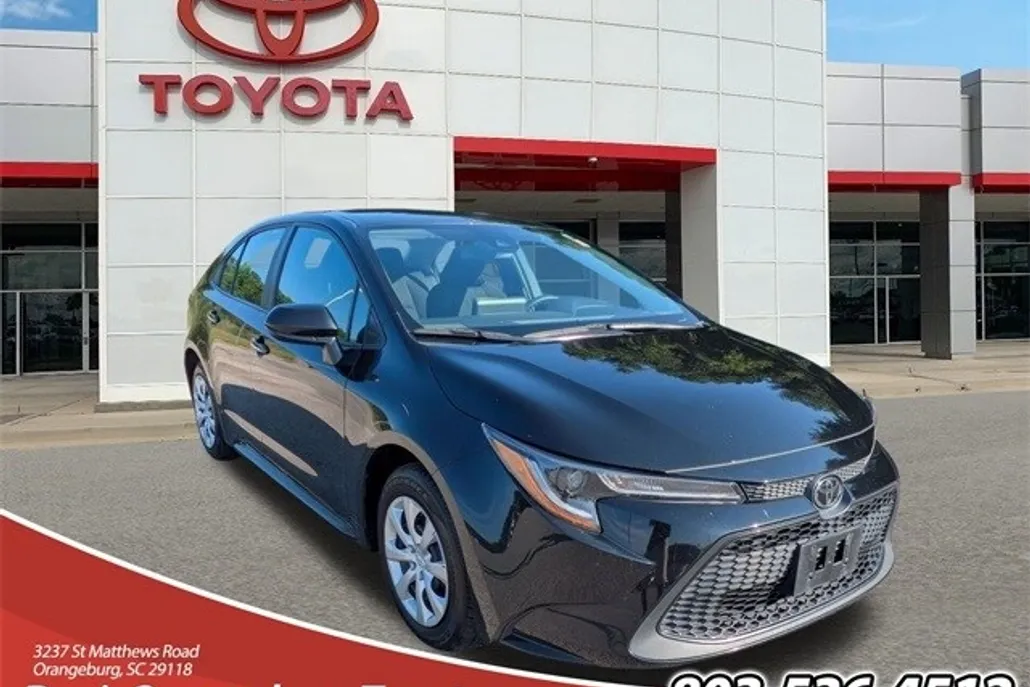 2022 Toyota Corolla LE photo 1