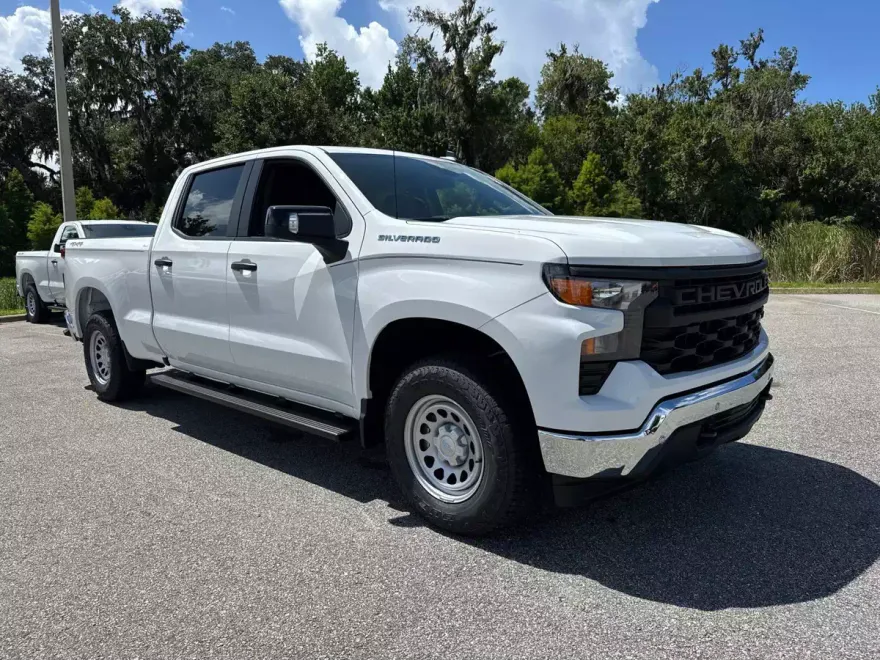 2025 Chevrolet Silverado 1500 photo 1