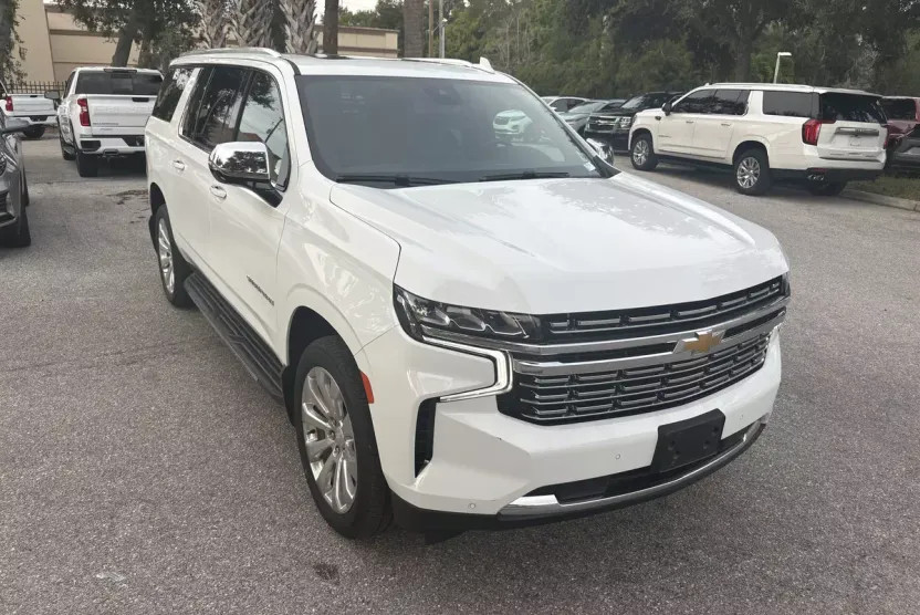 2023 Chevrolet Suburban Premier photo 1