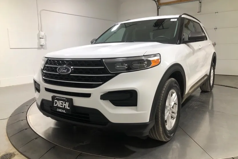 2021 Ford Explorer XLT Sport photo 1