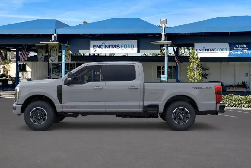 2026 Ford F-250 Lariat photo 1