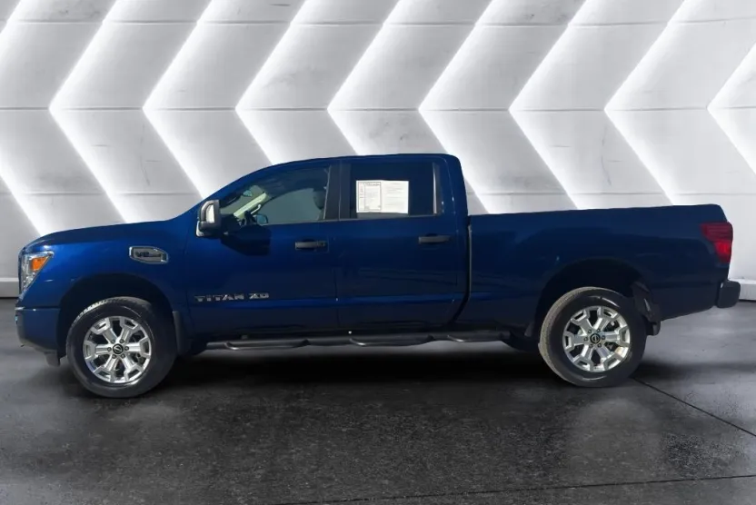 2024 Nissan Titan SV photo 1