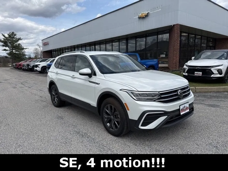 2023 Volkswagen Tiguan SE photo 1