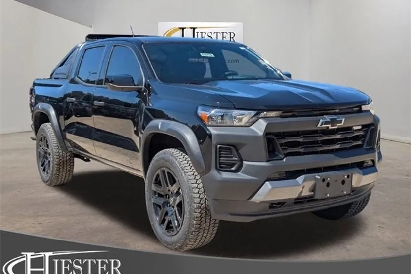 2025 Chevrolet Colorado Trail Boss photo 1