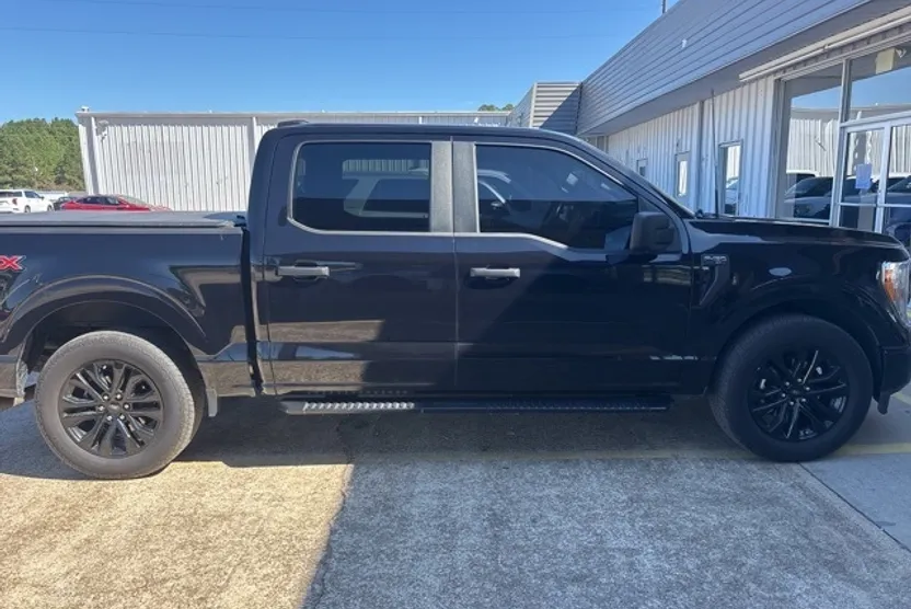 2022 Ford F-150 XL photo 1